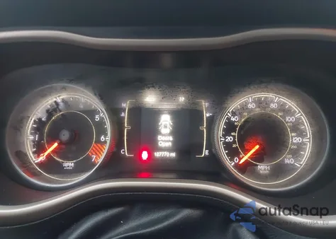 2015 Jeep Cherokee Latitude из США, поврежденный, VIN 1C4PJMCB2FW765166